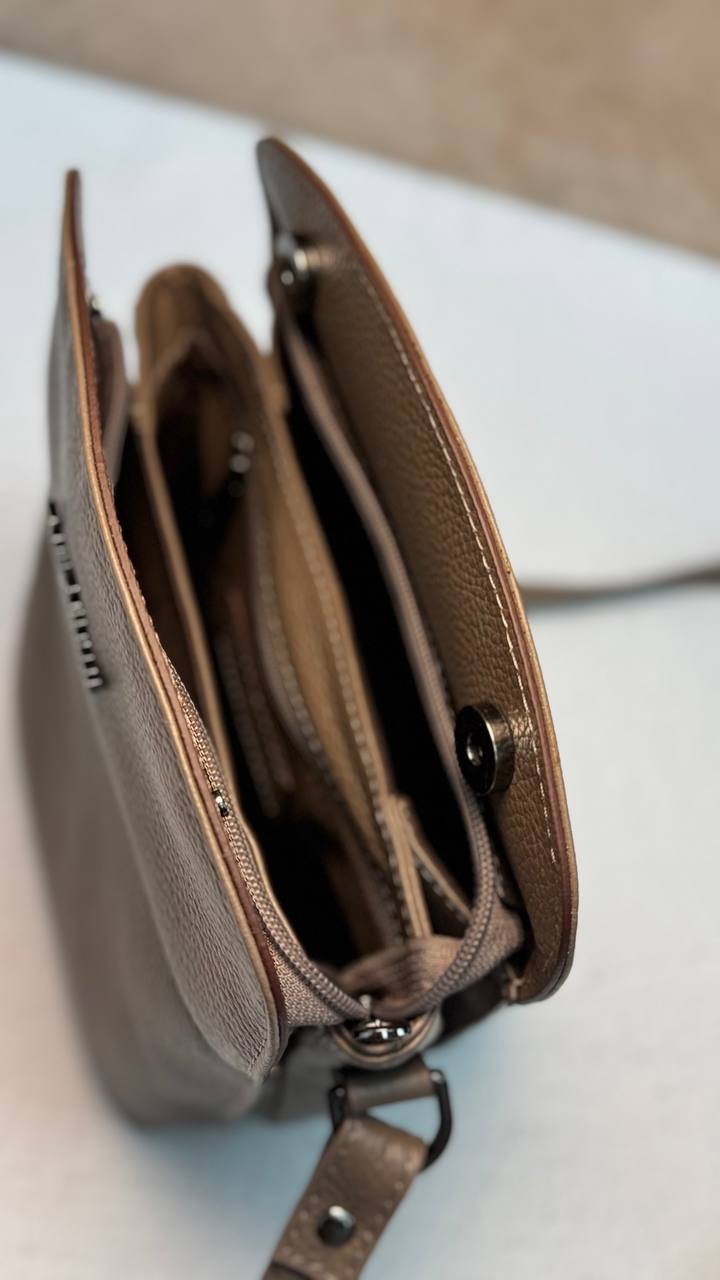 Essence Crossbody Bag – Premium Genuine Leather by Tony Bellucci