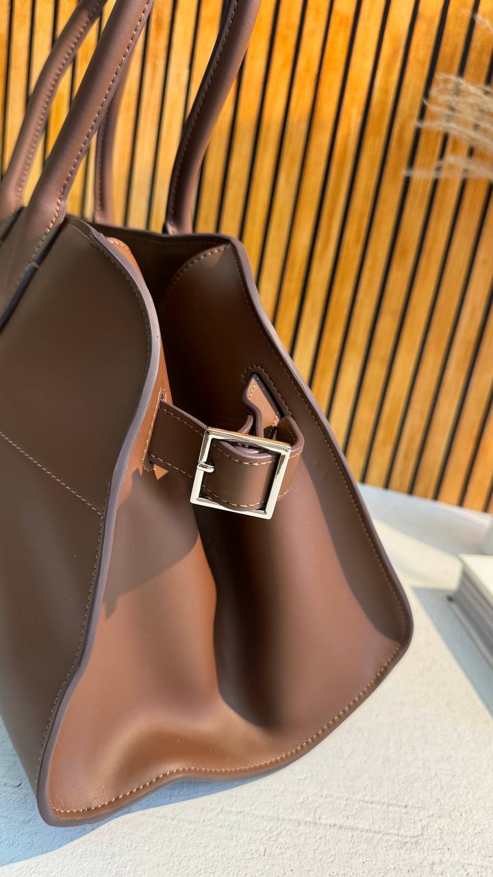 GRANDEUR ELITE Handbag – A Symbol of Elegance and Prestige
