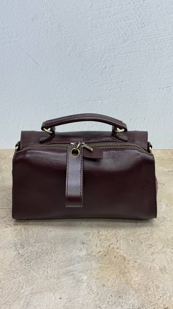 Lusso Belleza” – Genuine Leather Handbag with Versatile Strap