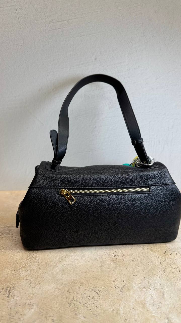 The “Modern Charm” genuine leather bag