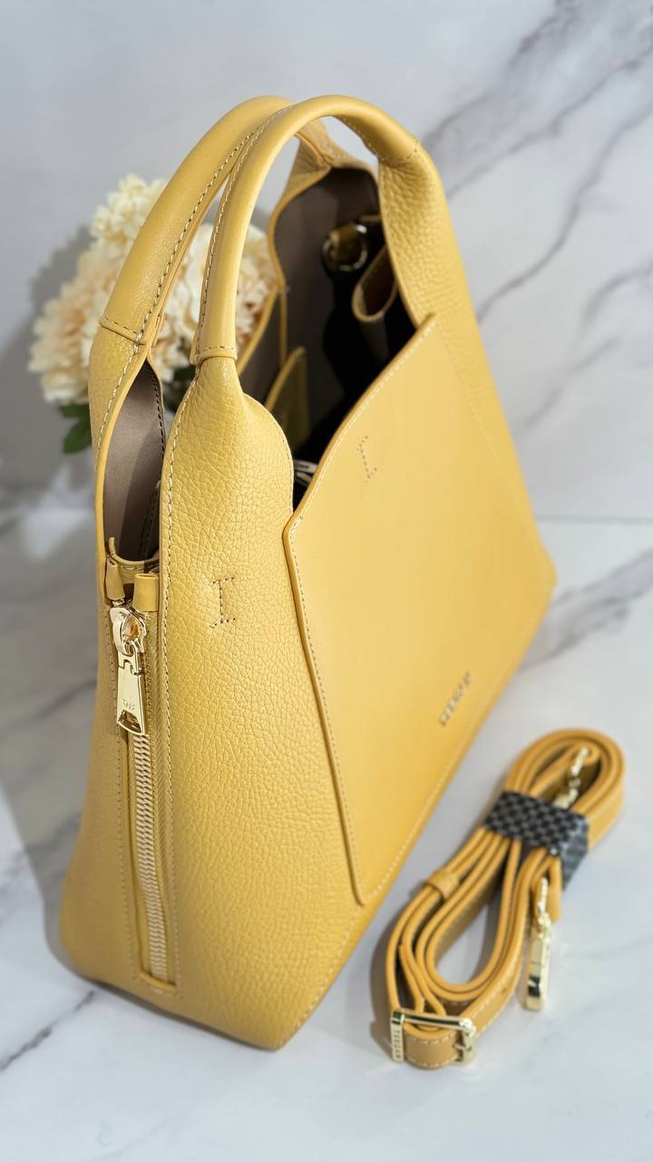 Sunlit Elegance: Radiate Confidence with Tergan