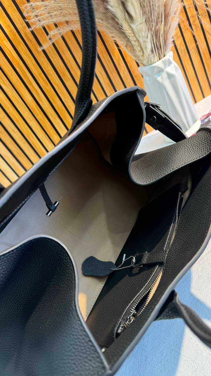 NOIR ELEGANCE Bag – The Art of Perfection