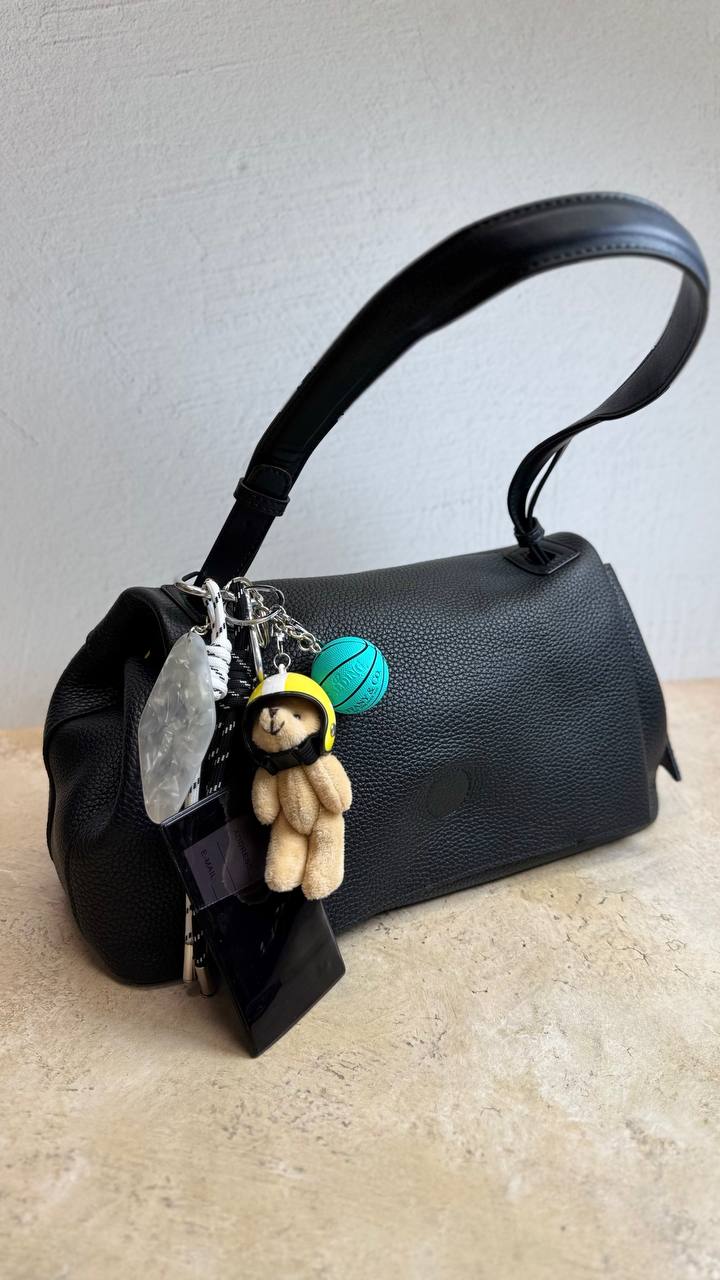 The “Modern Charm” genuine leather bag