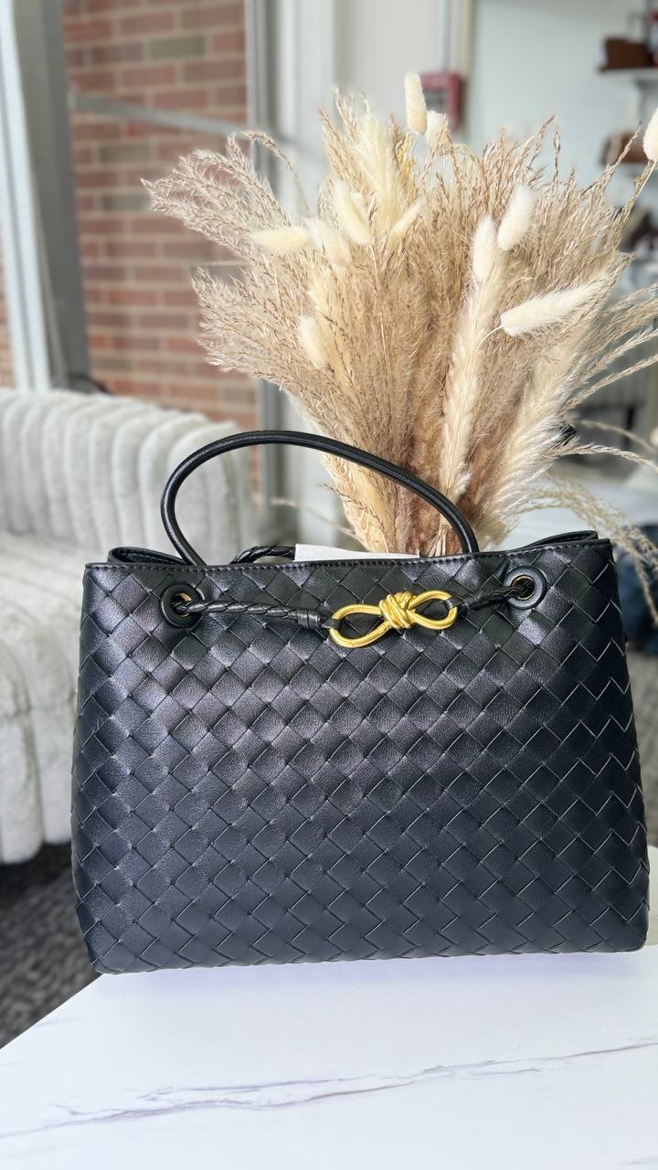 The Verona Weave – Italian Craftsmanship Meets Timeless Elegance
