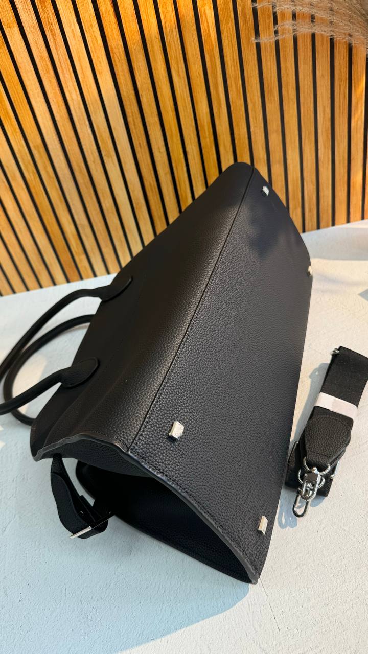 NOIR ELEGANCE Bag – The Art of Perfection