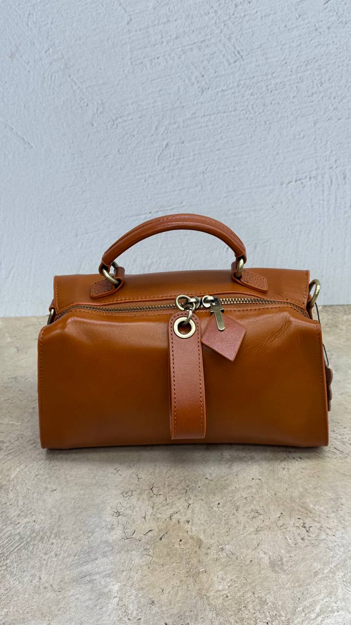 Lusso Belleza” – Genuine Leather Handbag with Versatile Strap