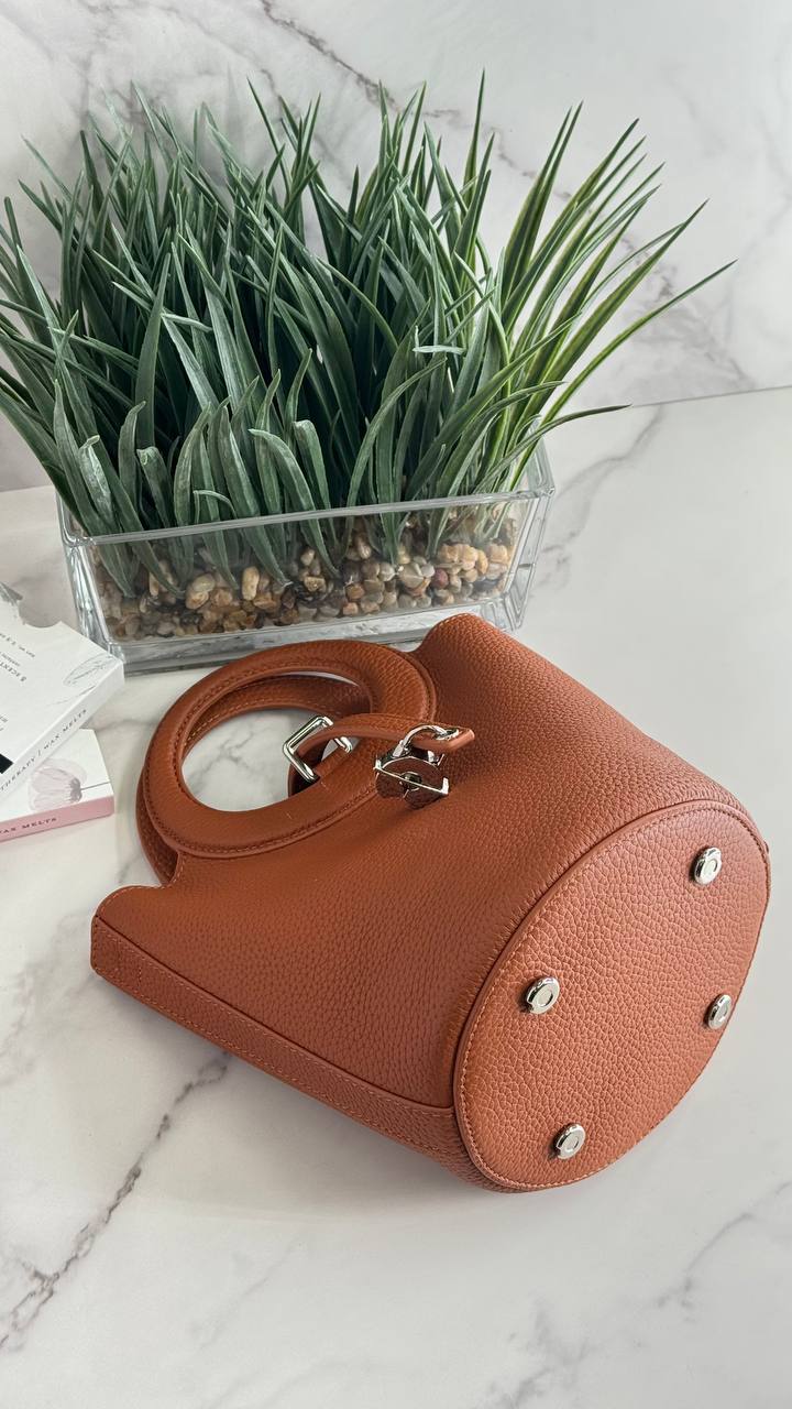 Elegant Duo – Genuine Grained Leather Bag with Cosmetic Pouch and Long Strap
