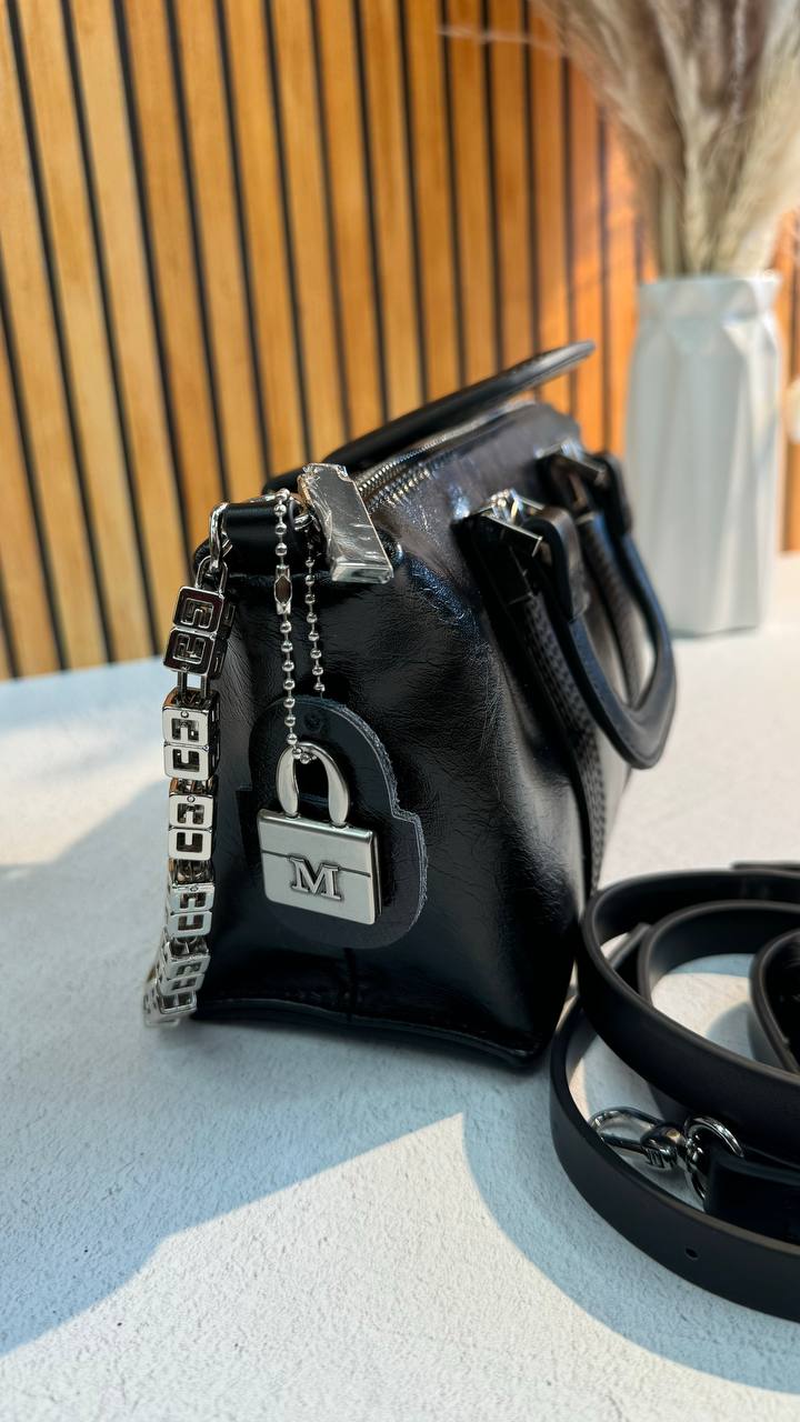Elegant Statement: Premium Leather Handbag