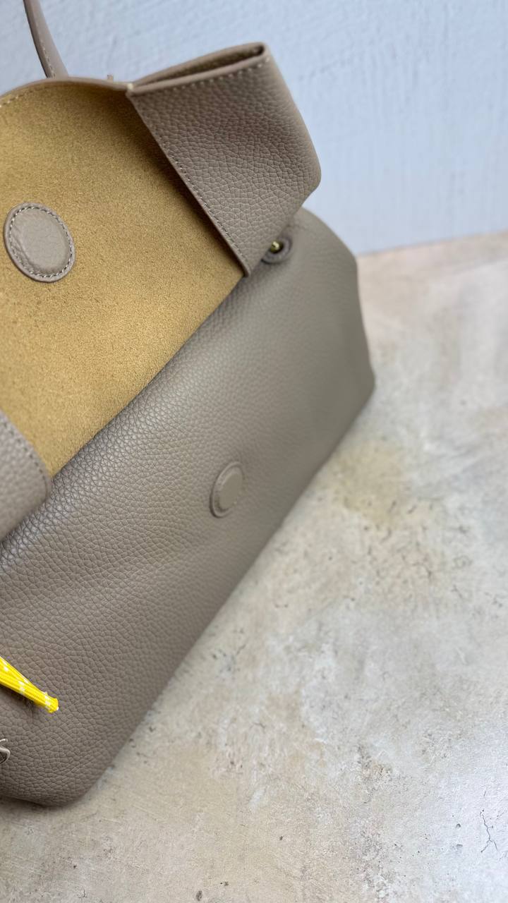 The “Modern Charm” genuine leather bag