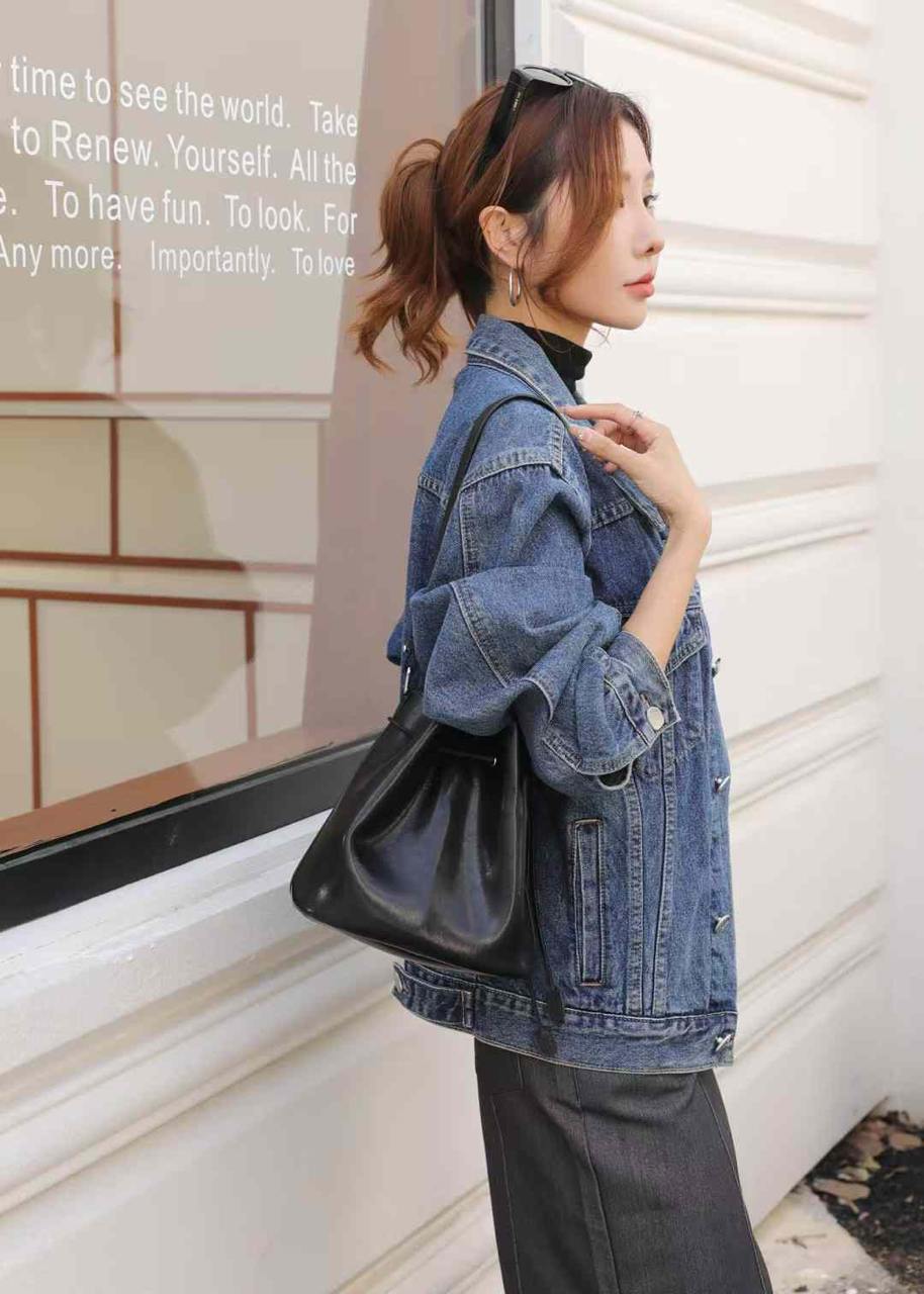 Elegant Allure: Natural Leather Bucket Bag