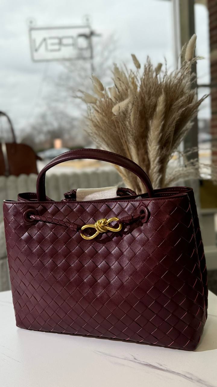 The Verona Weave – Italian Craftsmanship Meets Timeless Elegance