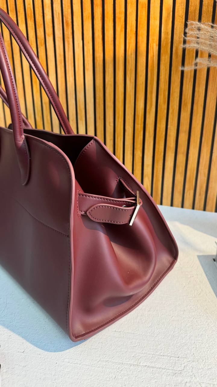 GRANDEUR ELITE Handbag – A Symbol of Elegance and Prestige