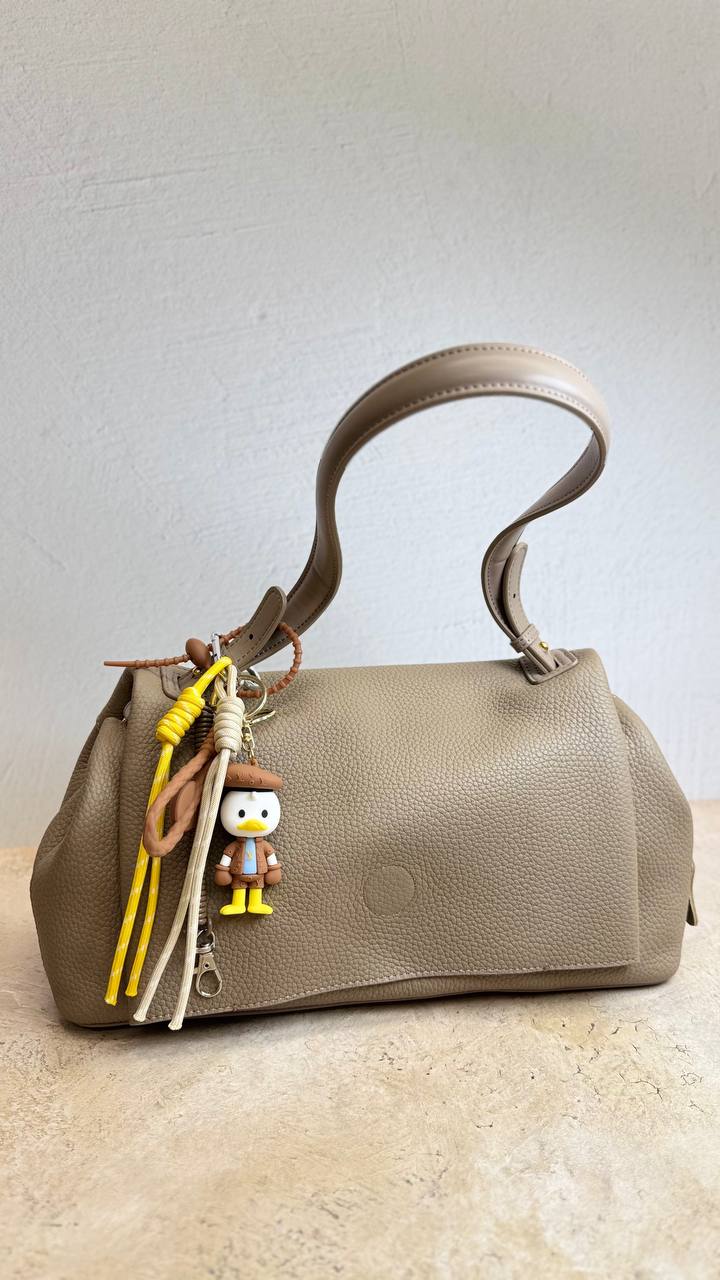 The “Modern Charm” genuine leather bag