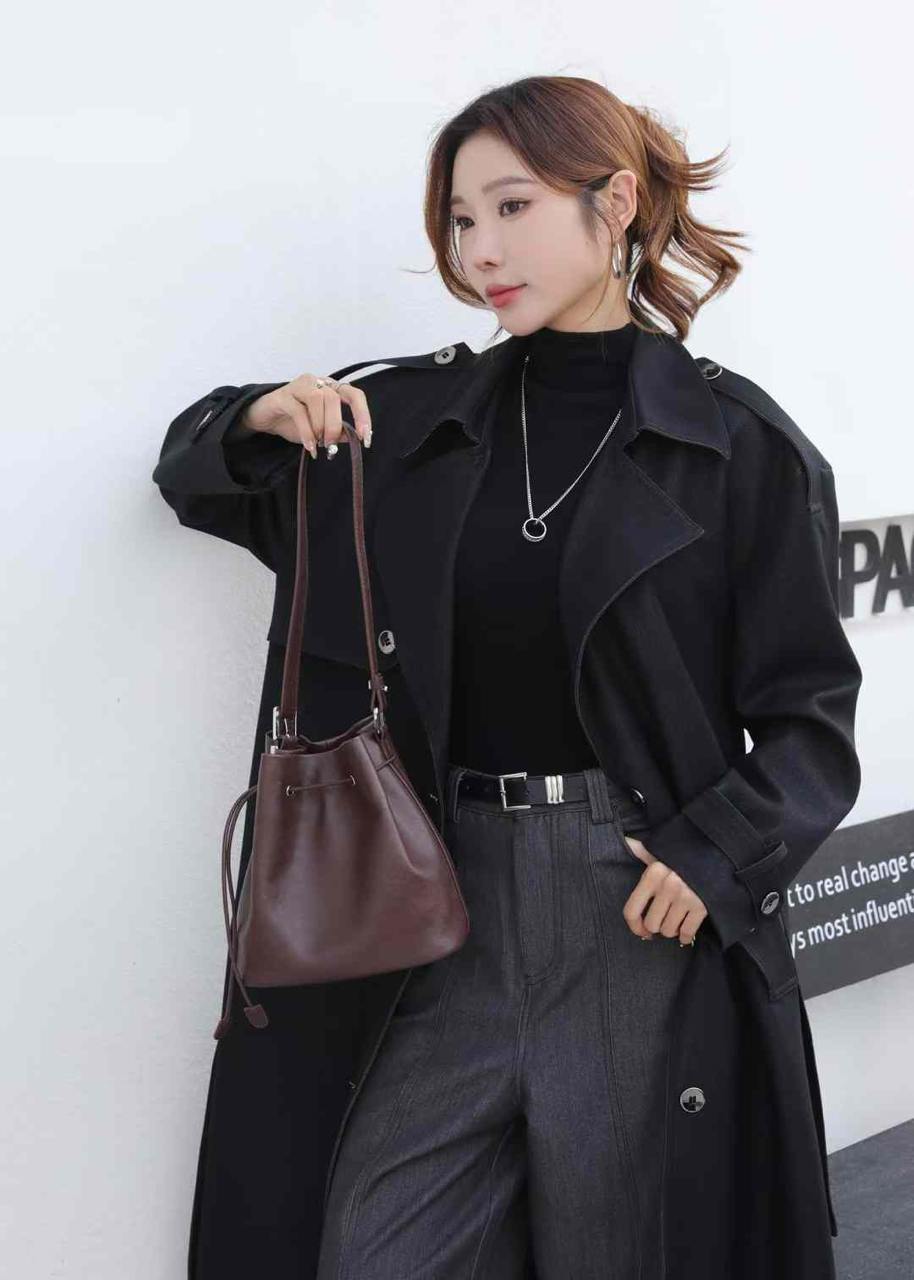 Elegant Allure: Natural Leather Bucket Bag