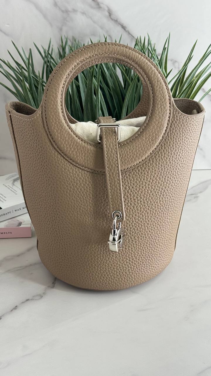 Elegant Duo – Genuine Grained Leather Bag with Cosmetic Pouch and Long Strap