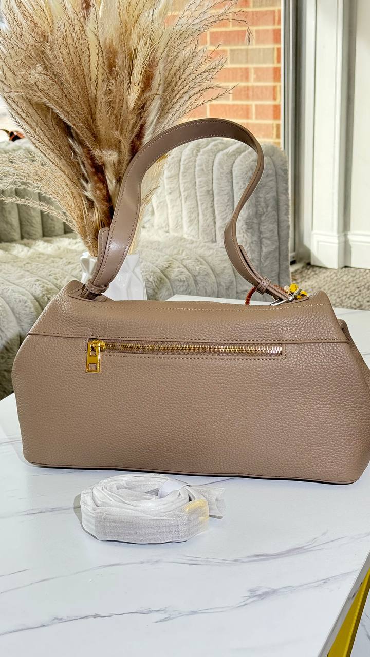 Lévera – The Art of Genuine Leather