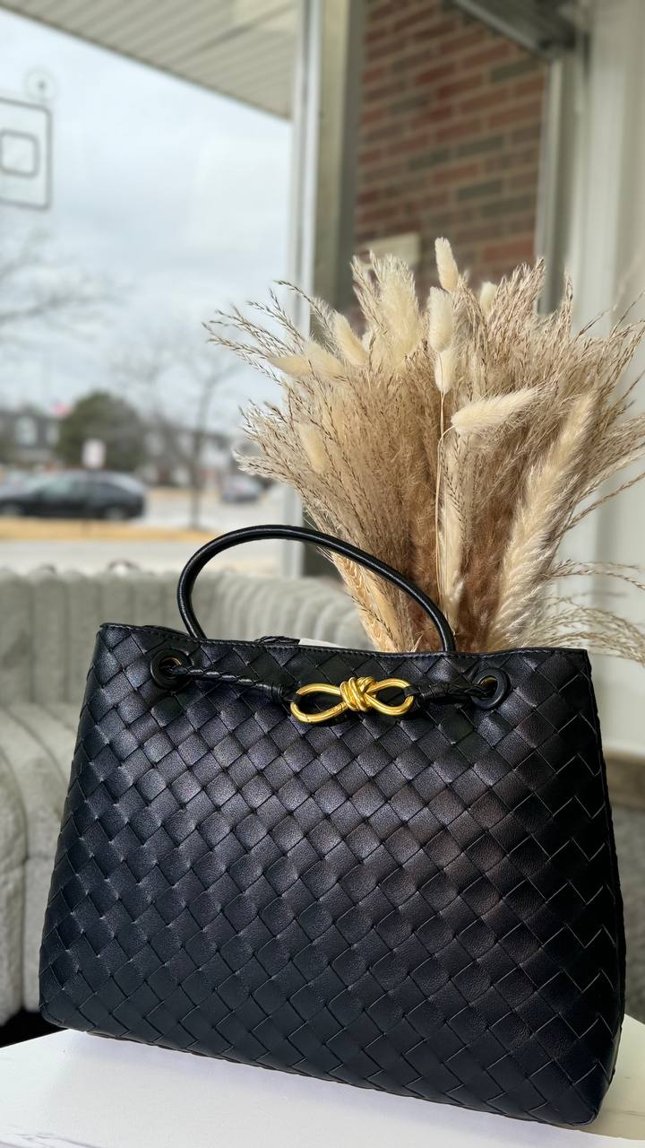 The Verona Weave – Italian Craftsmanship Meets Timeless Elegance
