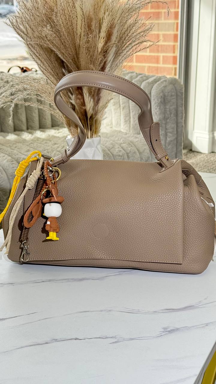 Lévera – The Art of Genuine Leather