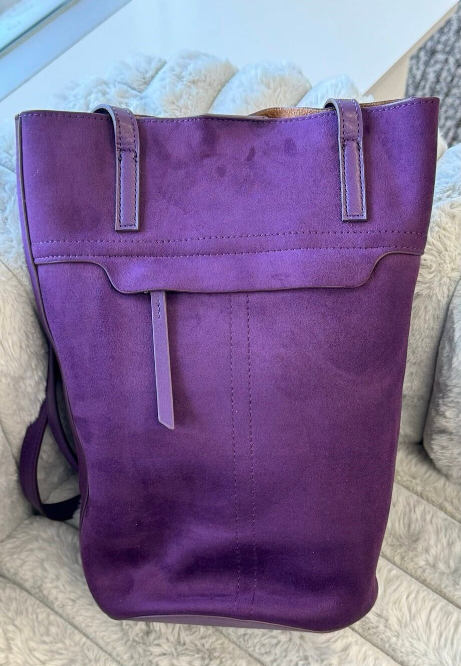 Elegant Barrel Bag in Genuine Leather and Suede