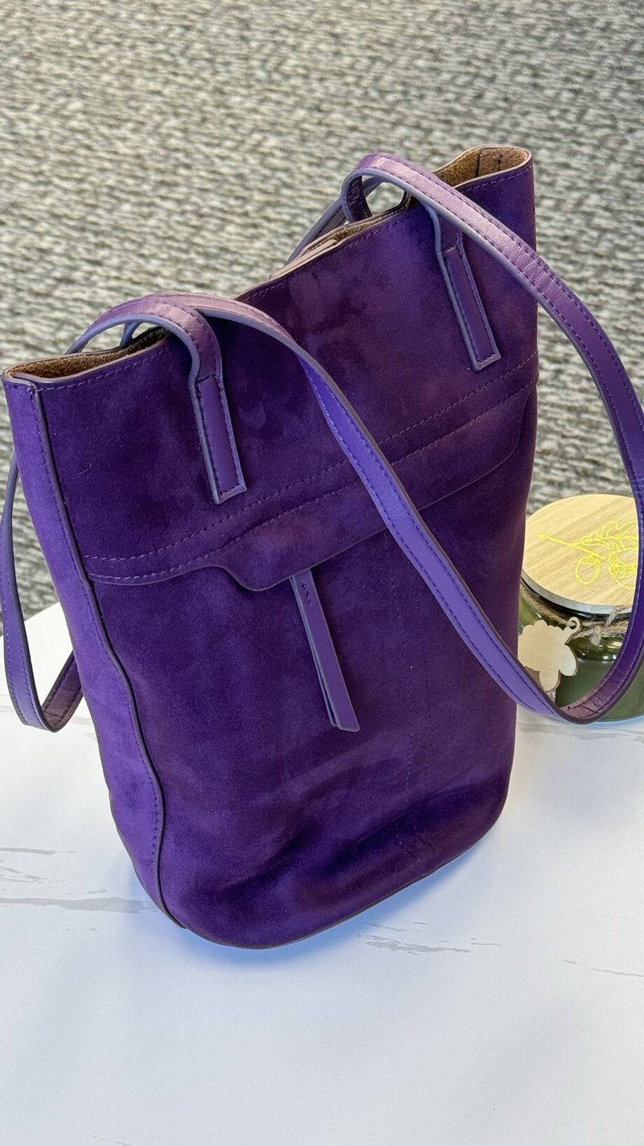 Elegant Barrel Bag in Genuine Leather and Suede