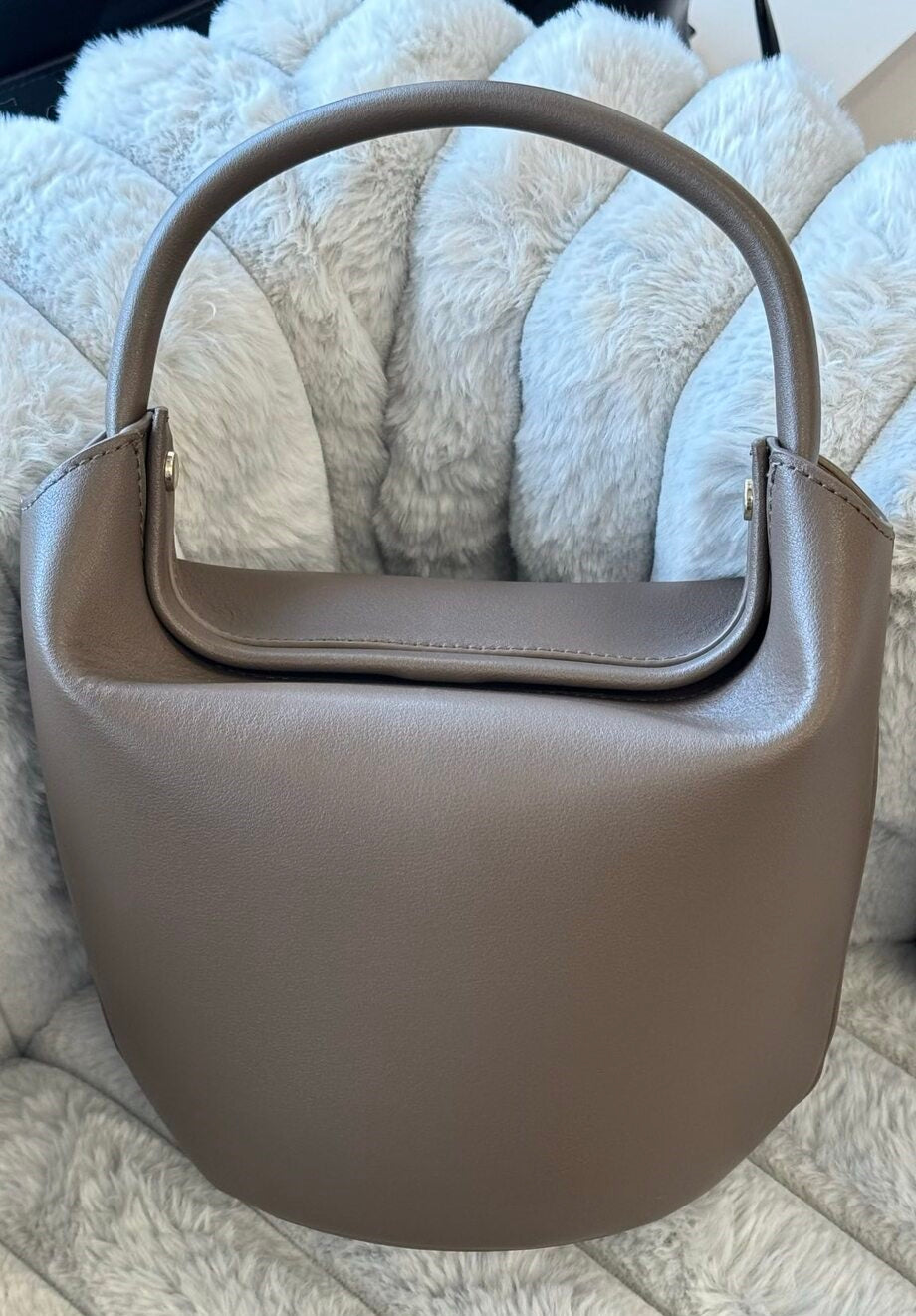 Barrel-shaped Bag in Genuine Leather