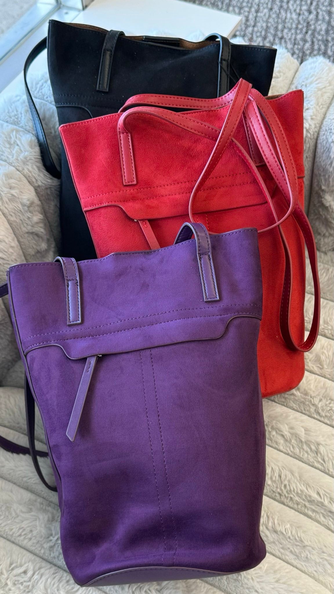 Elegant Barrel Bag in Genuine Leather and Suede