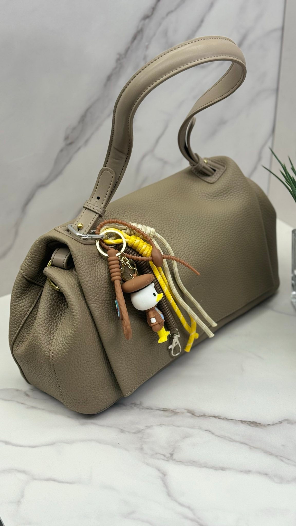 The “Modern Charm” genuine leather bag