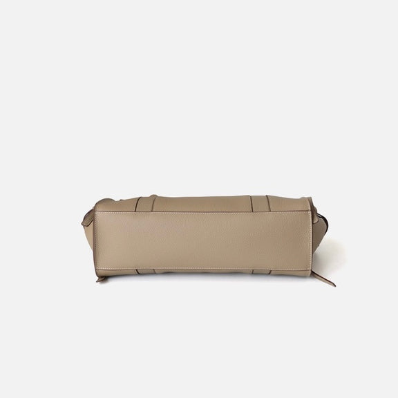 Elegance Luxe: Genuine Grained Leather Bag – The Epitome of Elegance and Comfort