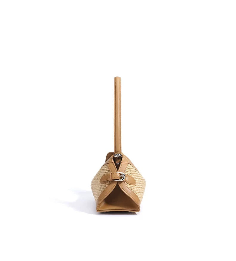 Solea Curve” — the must-have summer it-bag in genuine leather
