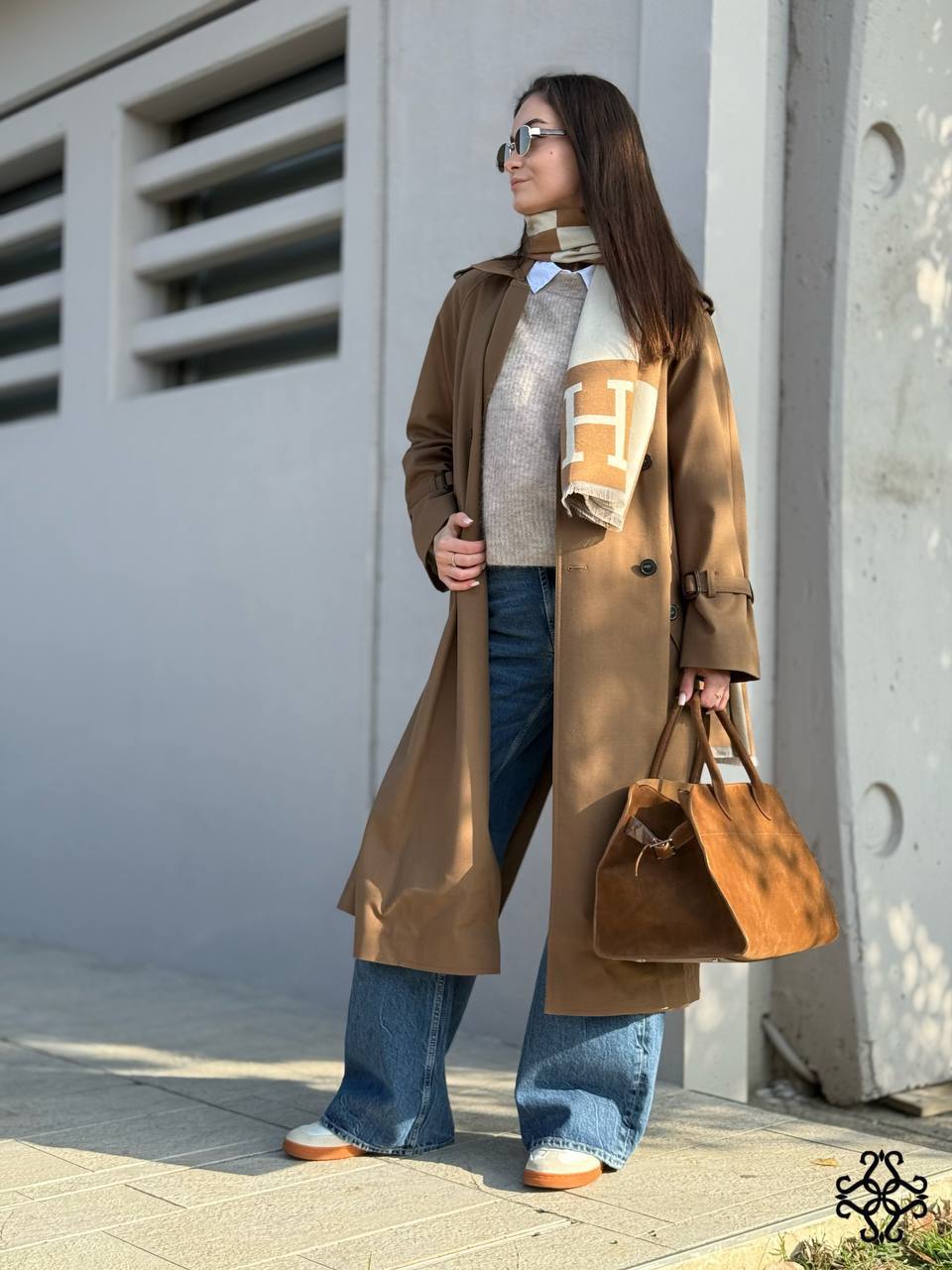 Velour Elegance – The Ultimate Italian Suede Handbag