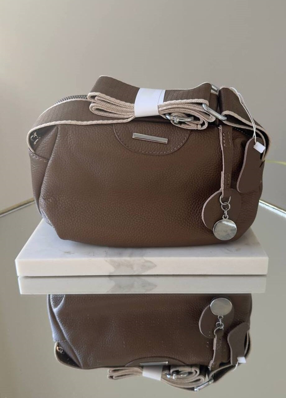 Elegant Leather Crossbody Bag for Stylish Women