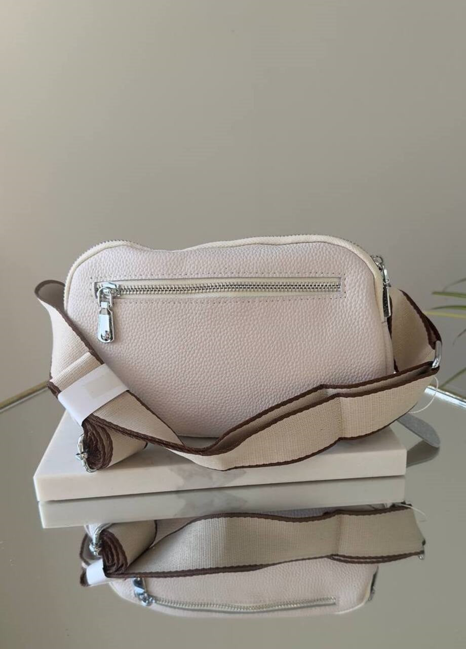 Elegant Leather Crossbody Bag for Stylish Women