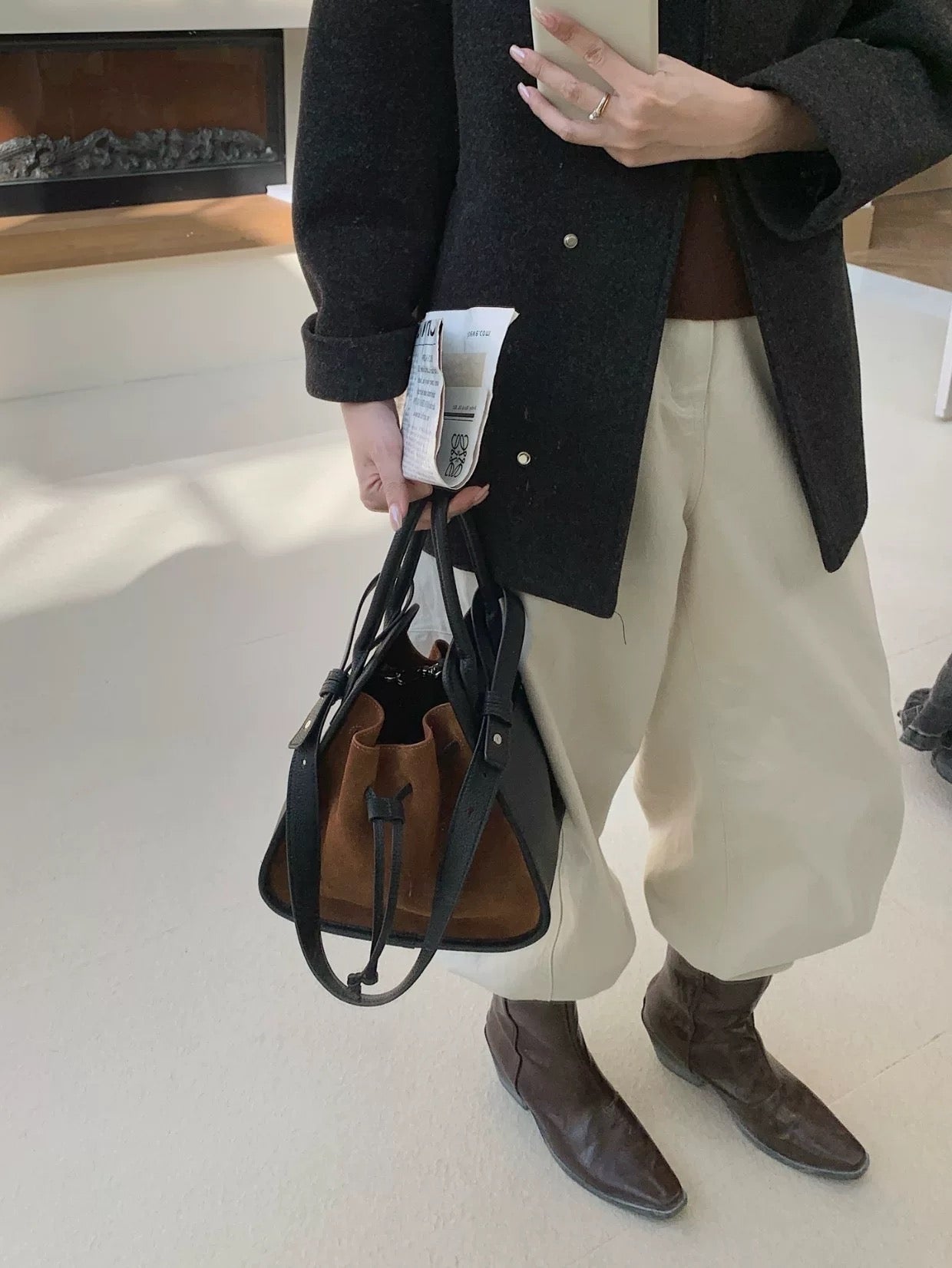 Darina – Elegant Shoulder Bag with Top Handle & Adjustable Strap