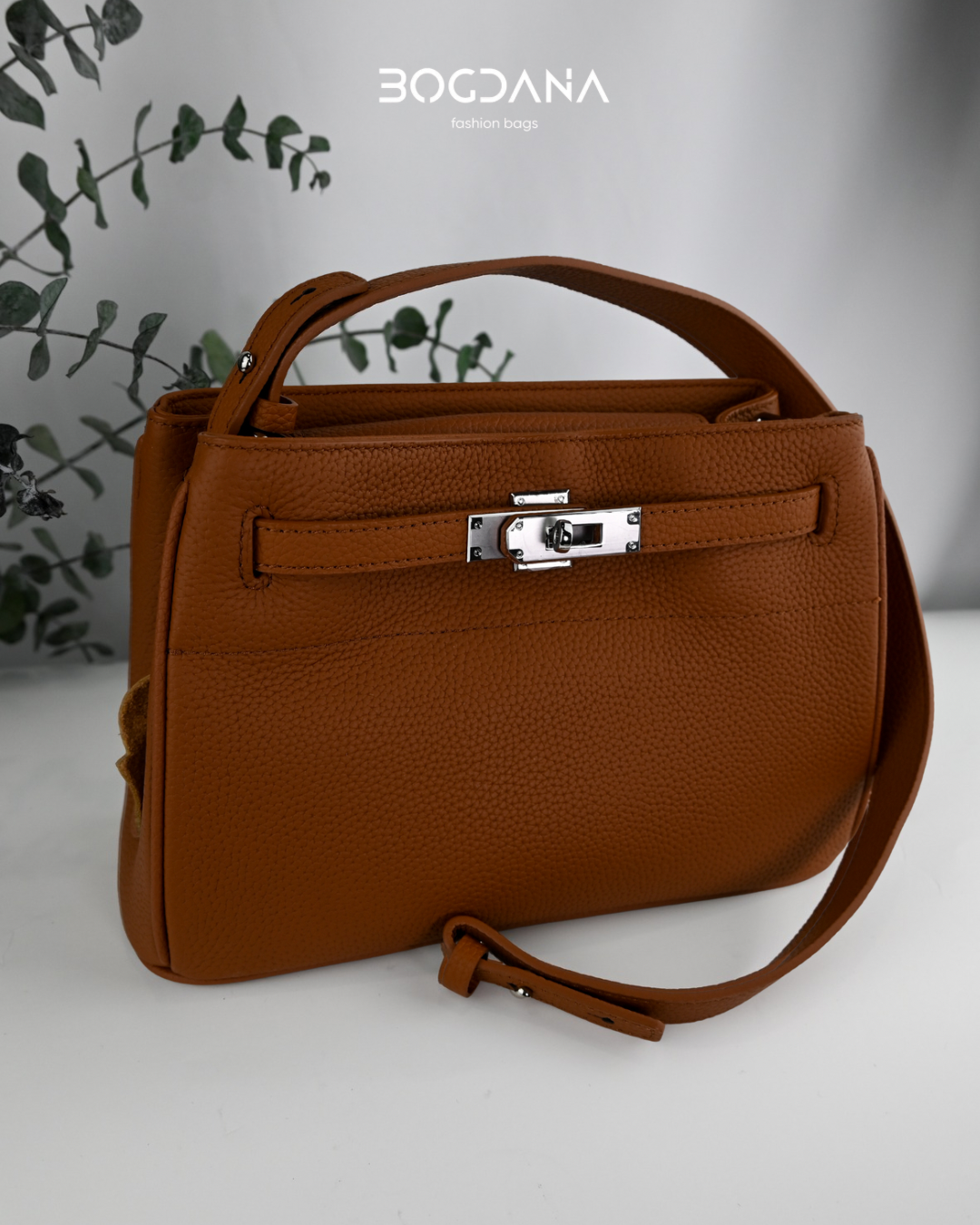 Classic Luxe Adjustable Shoulder Bag – Genuine Leather Handbag with Polished Hardware