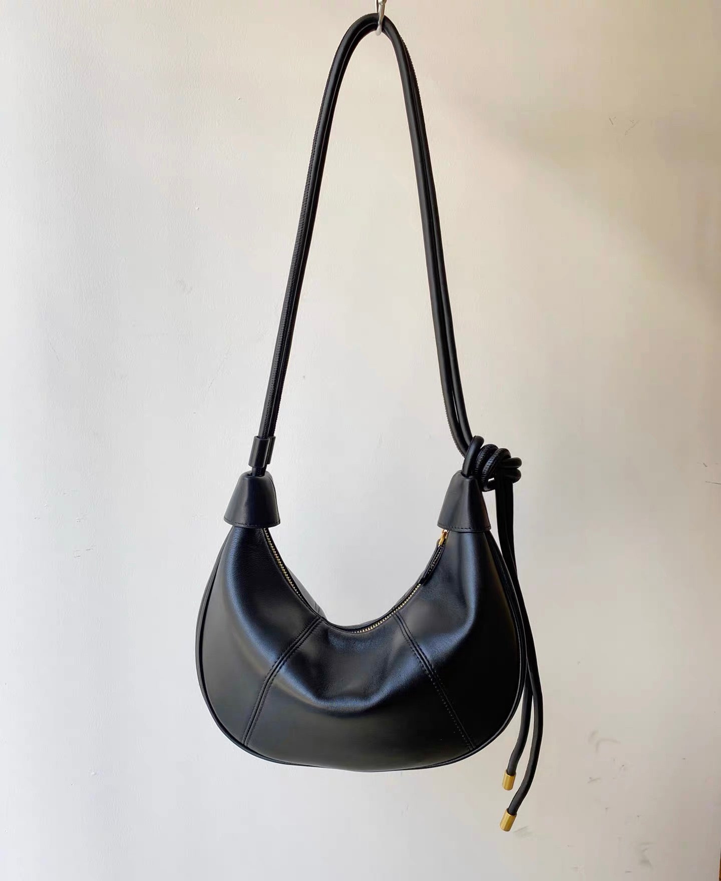 Elegant Adjustable Leather Shoulder Bag