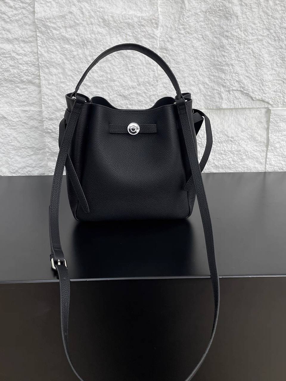 CityCharm Leather Bucket Bag – genuine leather, detachable strap