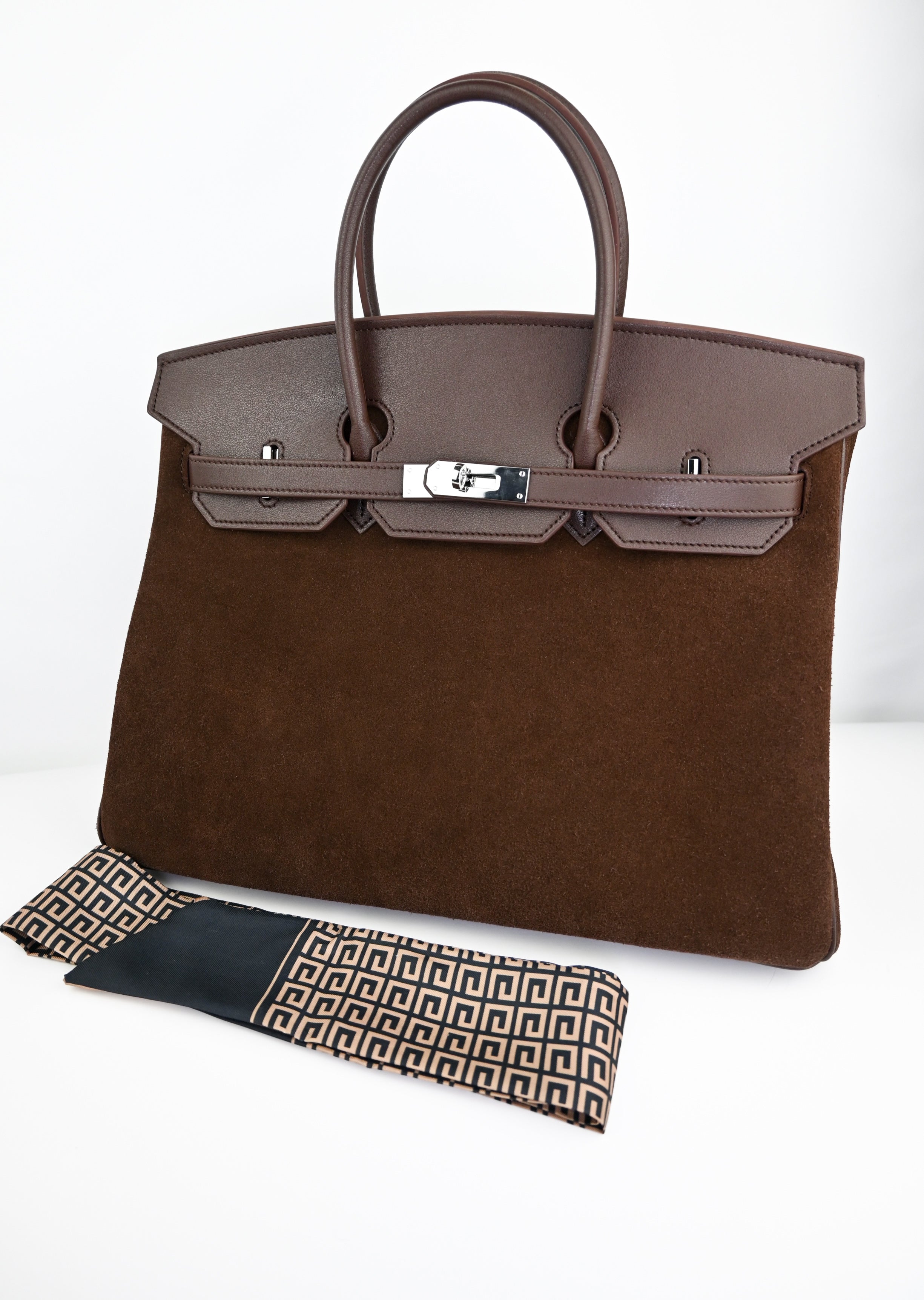 “Italia Suede Luxe” – Timeless Italian Craftsmanship in Leather & Suede