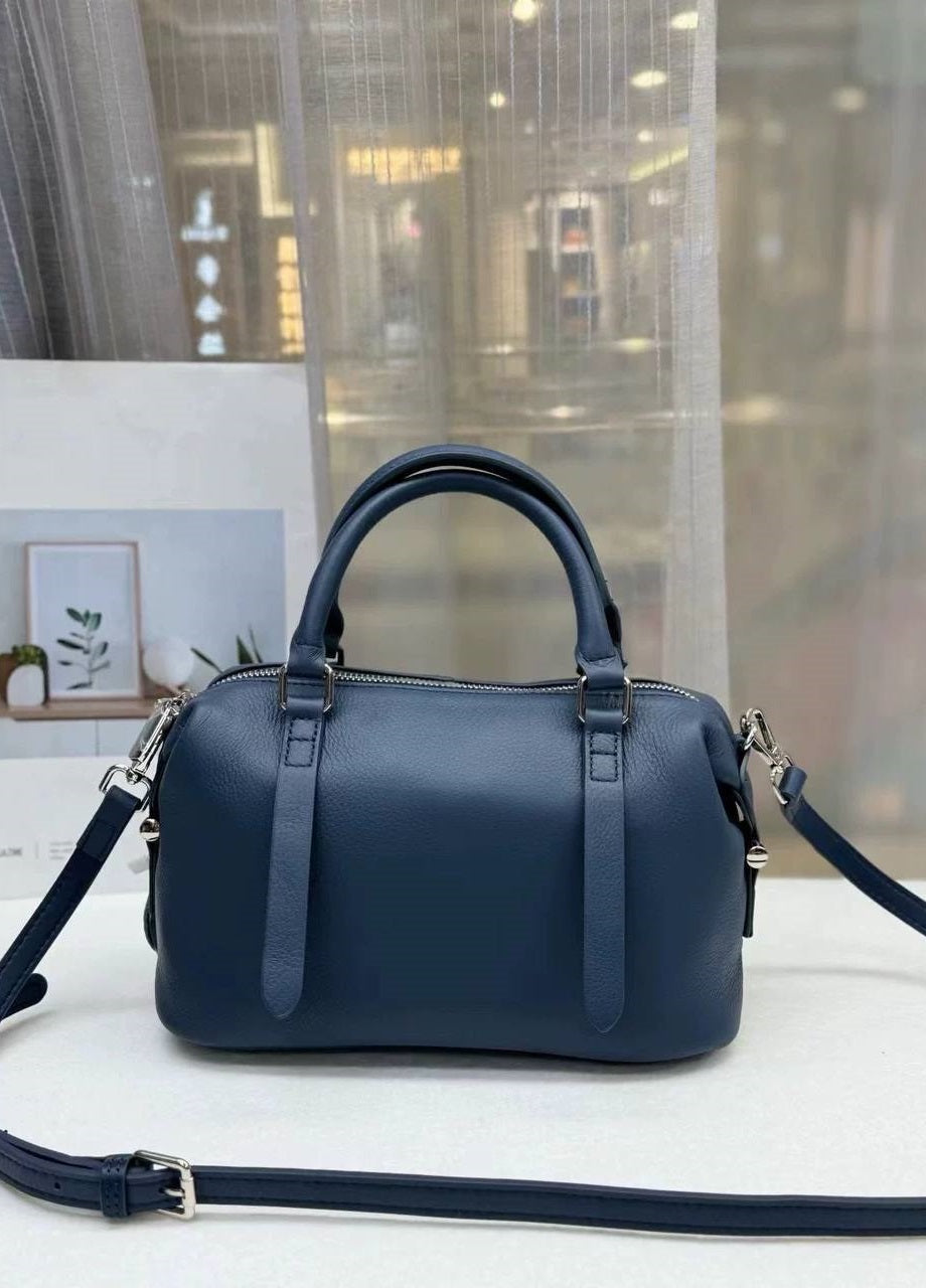“Moderna” — leather bag for everyday style