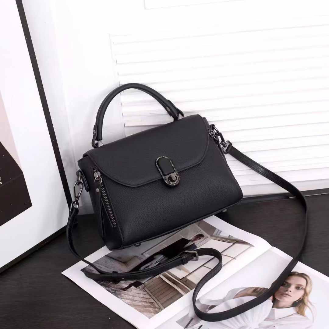 “Eleganza” — Leather Bag for a Modern Look