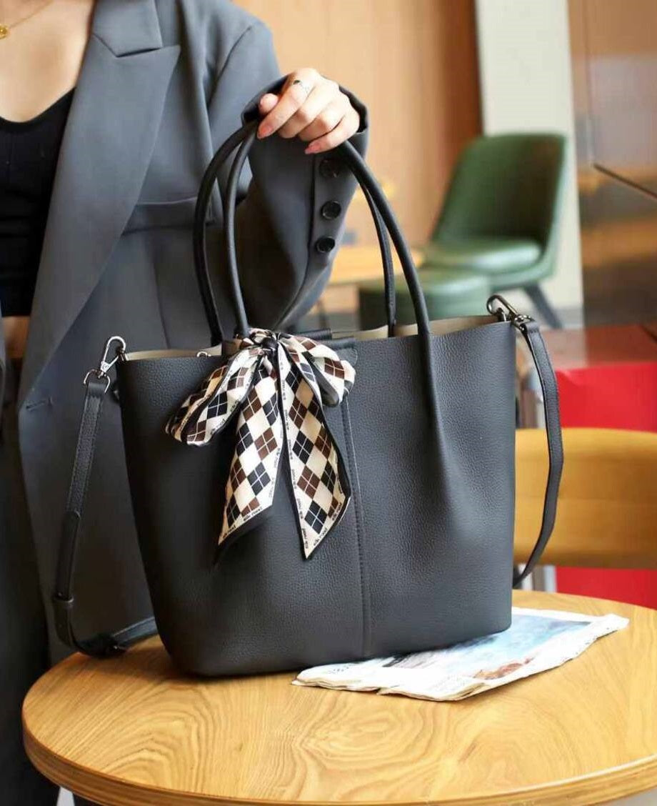 Bella Vita” — Modern Leather Tote Bag