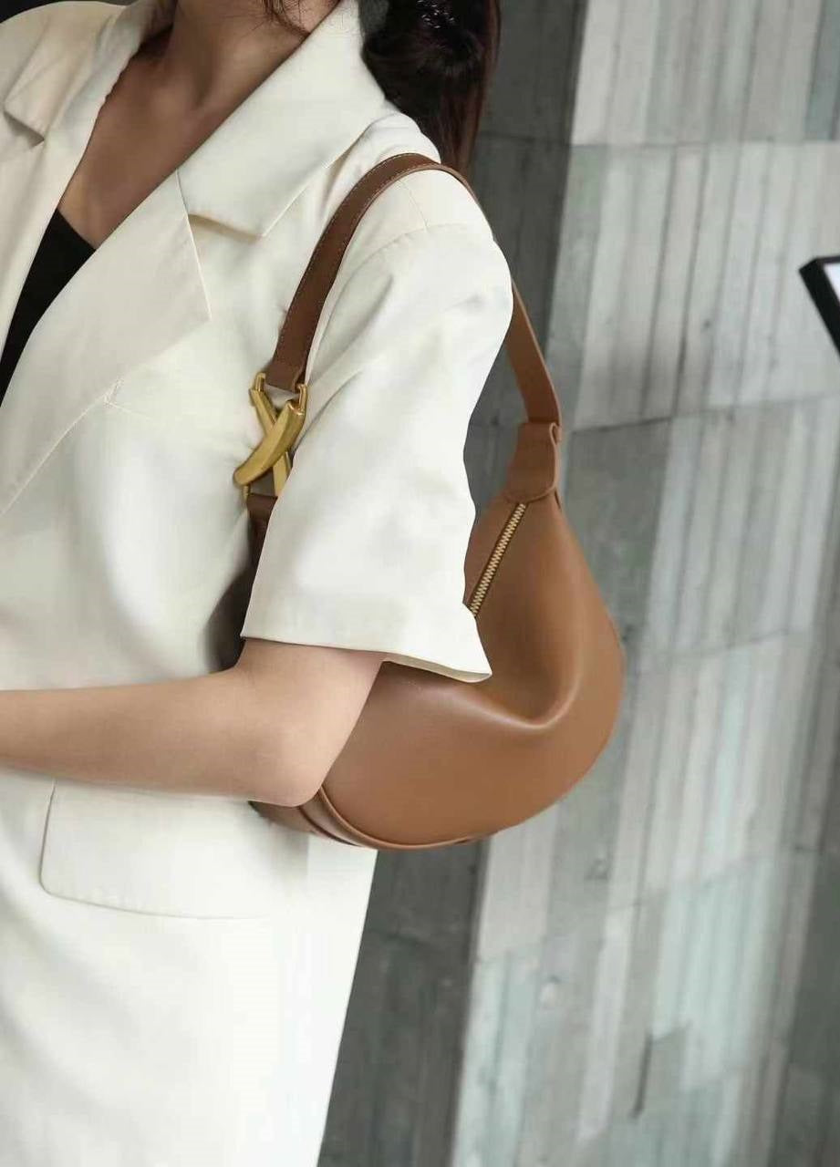 “Grace — Elegant Leather Bag”