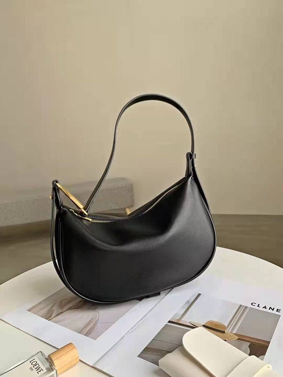 “Grace — Elegant Leather Bag”