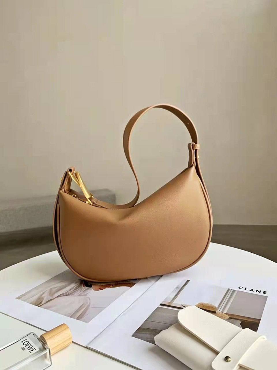 “Grace — Elegant Leather Bag”