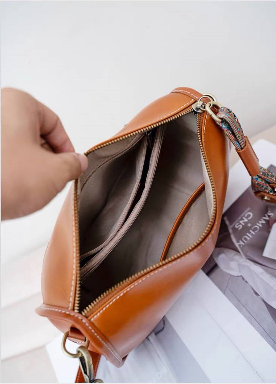 “Isabella” — Elegant Leather Bag