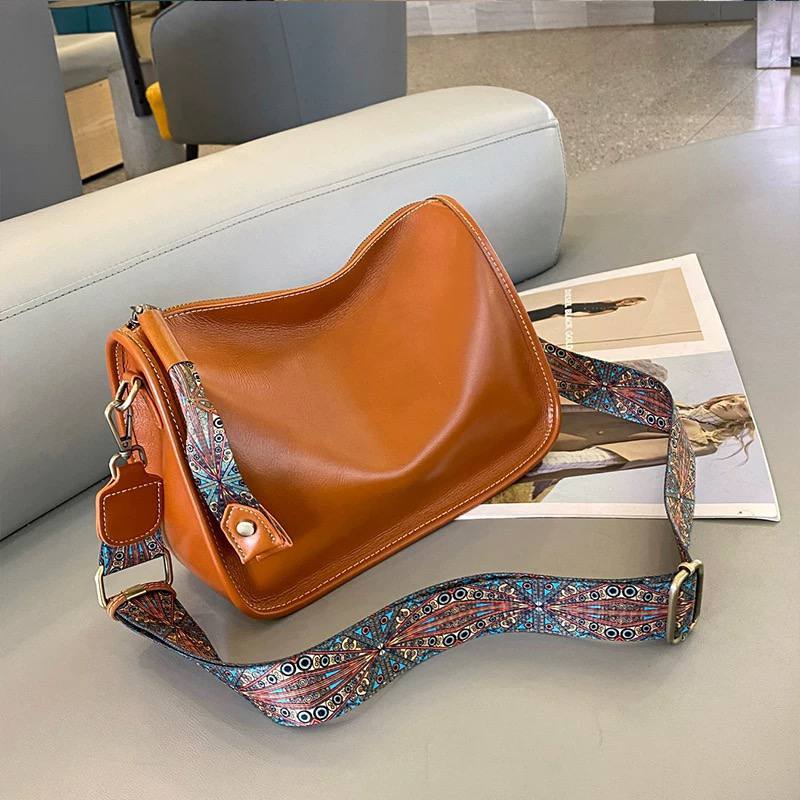 “Isabella” — Elegant Leather Bag