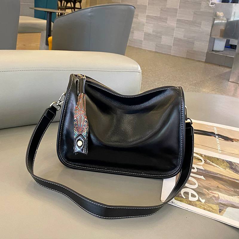 “Isabella” — Elegant Leather Bag