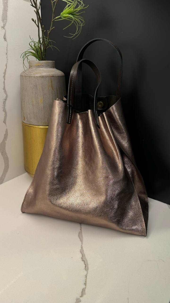 Gleam — Elegant Leather Shoppers