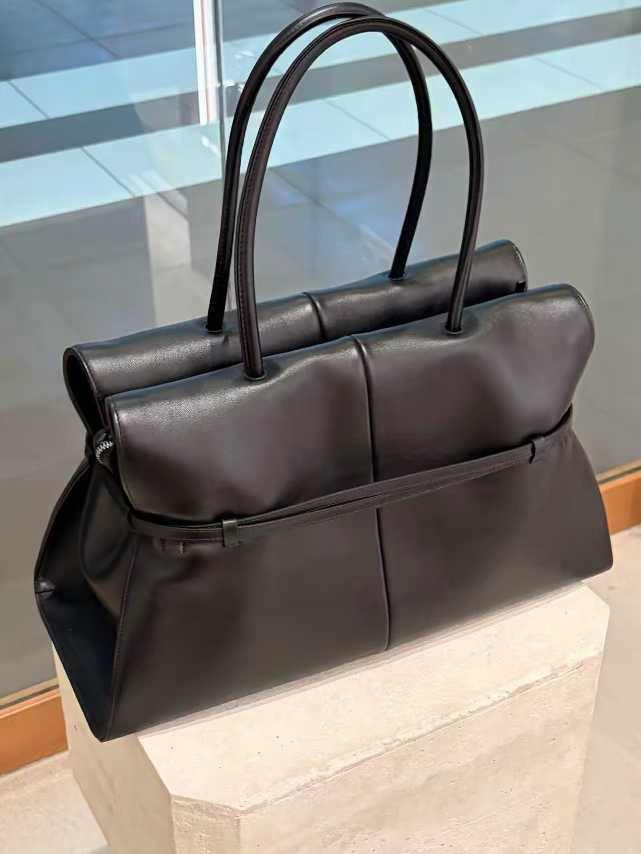 Silhouette Noir-Genuine Leather Top Handle Shoulder Bag
