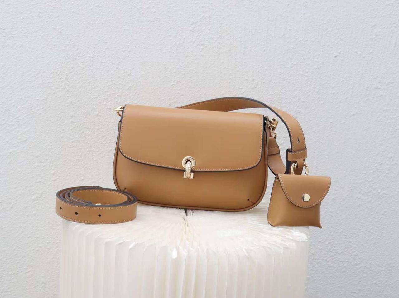 “Elegance” — Classic Genuine Leather Bag