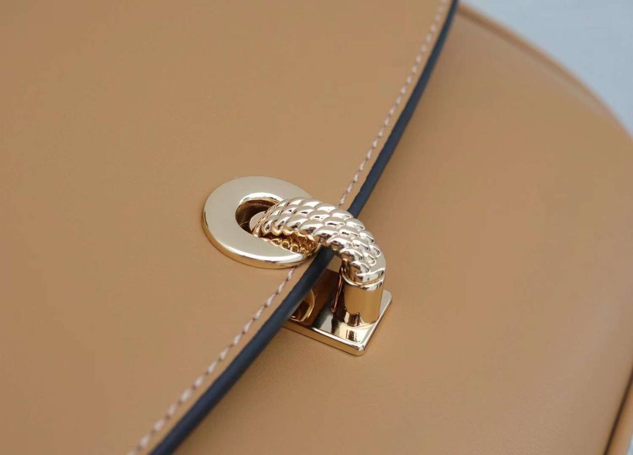 “Elegance” — Classic Genuine Leather Bag